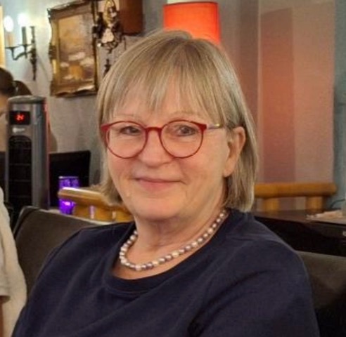 Simone Ferreira Wiegand